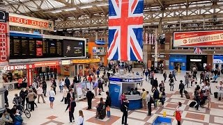 A Walk Through The London Victoria Station London England [upl. by Nnylsor]